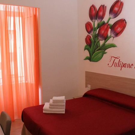 B&B Flower'S House Napels Buitenkant foto