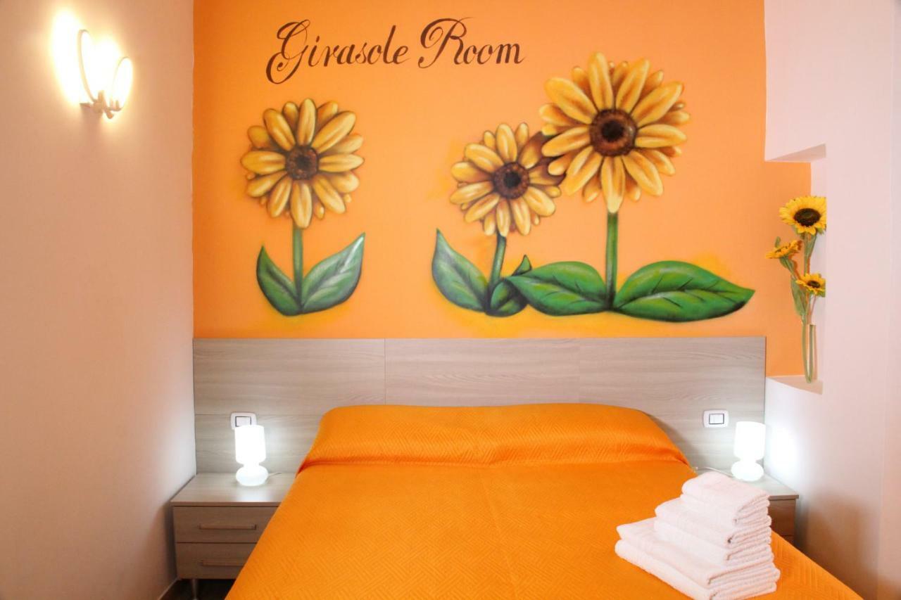 B&B Flower'S House Napels Buitenkant foto