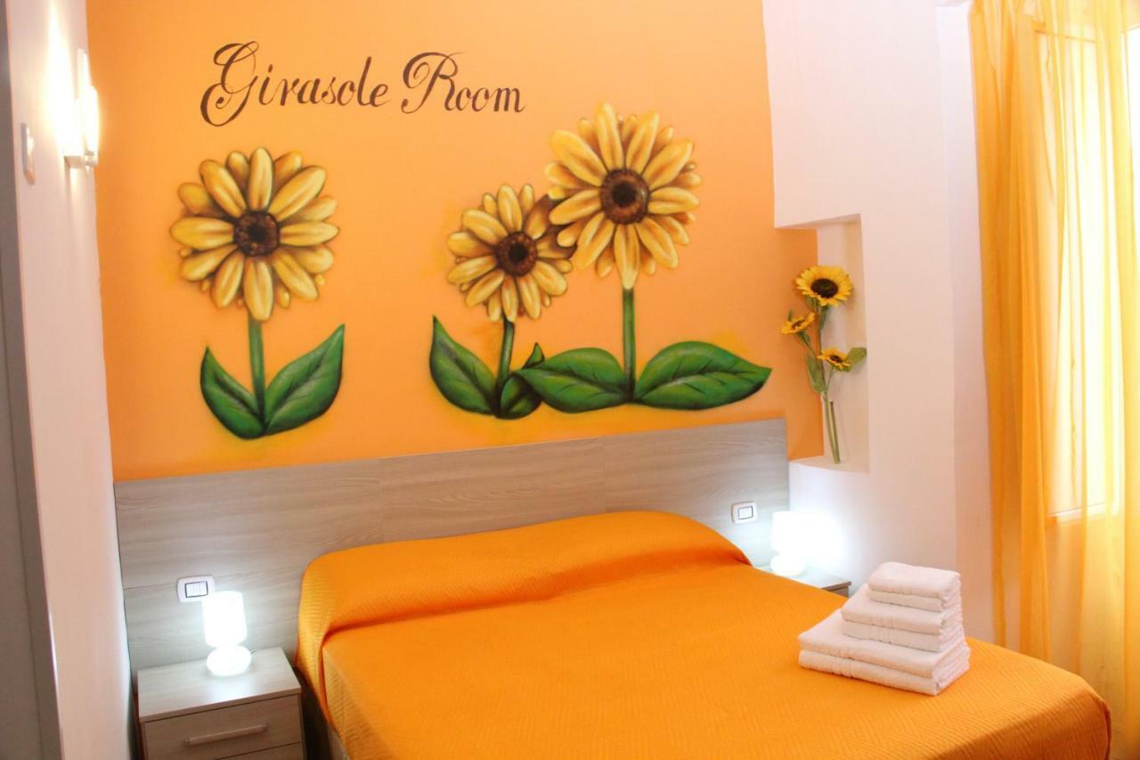 B&B Flower'S House Napels Buitenkant foto