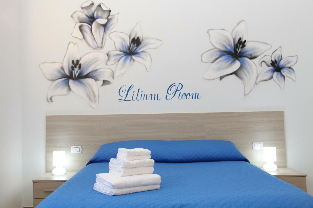 B&B Flower'S House Napels Buitenkant foto